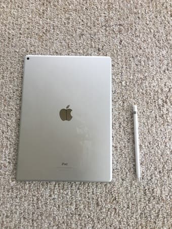 12.9" iPad Pro 128gb Silver with Apple Pencil 2
