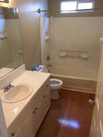 Private BR / house-share in spacious 3 BR/2.5 Bath House! Avail. now! 2