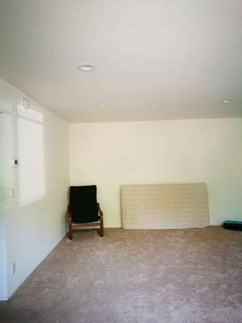 Spacious Sunny Single Room close to Stanford & Cal Ave Caltriain Stn 1