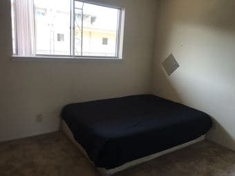 Nice bedroom in a 2B1B Apt for short term rent from now $40/day短租 1