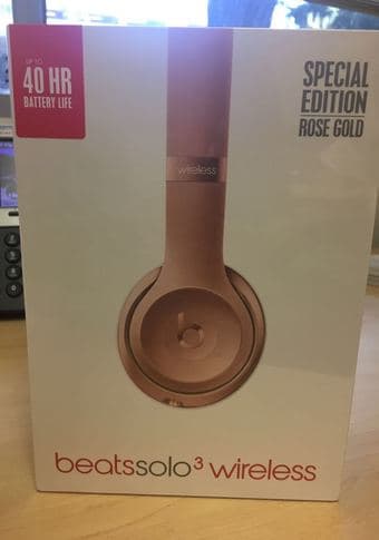 Beats Solo3 Wireless Headphone unopened 2