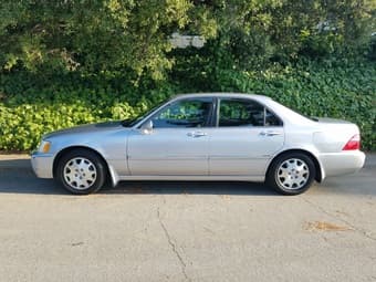 2004 Acura RL - excellent value 40% below blue book 1