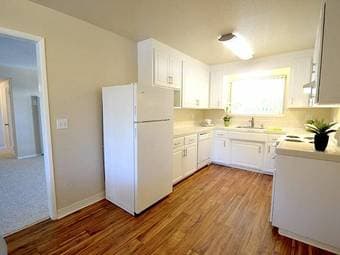 2br2b Apt in Mountain View, Available 10/1 2