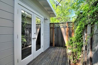 Studio/Cottage -- WEST MENLO PARK 2