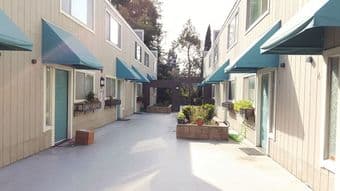 Fully furnished condo in Menlo Park 1