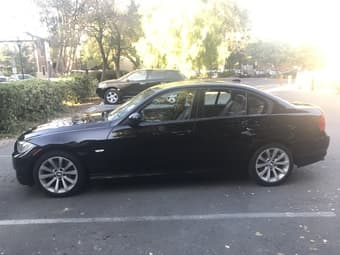 2011 BMW 328i Low mileage, Clean title, (Recently serviced) 2