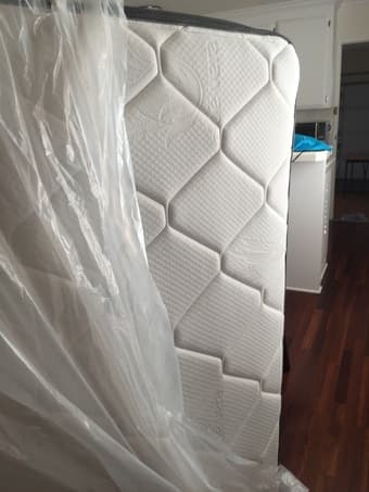 Comfortable Aloe Vera Gel Memory Foam Queen Mattress 1