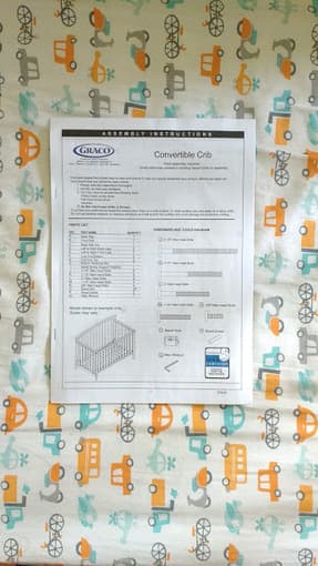 Graco convertible crib+mattress 2