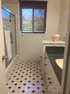 large bedroom for rent - short terms 2