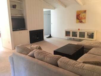 3br - 1400ft2 - 3BR 2BA apartment located downtown Saratoga 2