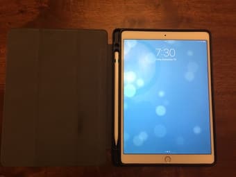 iPad Pro 10.5 + Pencil + Case 1