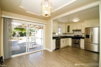 Carlton Ave, Menlo Park, CA 94025 3 beds 2 baths 1,300 sqft 2