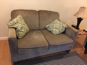 Love seat, excellent condition!great for a Studio 1