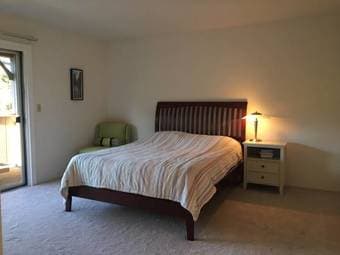 3BR 2BA 1400ft2 apartment located downtown Saratoga 2