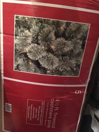 Christmas tree 4 ½ ft with lights in it 1