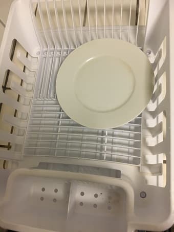 Dish drainer and plate 1