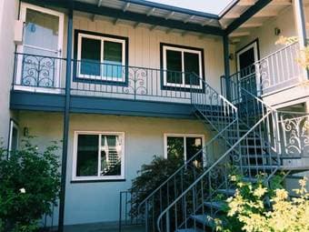 $2950 / 1br - Large wonderful 1Br/1Ba unit close to Stanford, Caltrain 1
