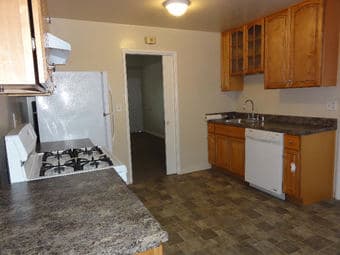 2 bedroom 1 bath duplex for rent East Palo Alto (west of 101) 1