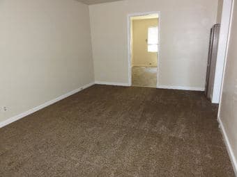 2 bedroom 1 bath duplex for rent East Palo Alto (west of 101) 3