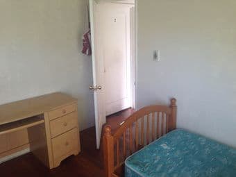 A furnished room available from Oct, 6th, 2017 1