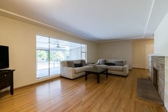 ***** LARGE HOME, CLEAN AND AMAZING ROOMIES ***** 2