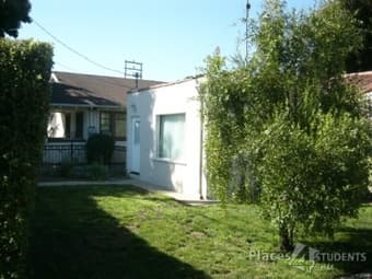 Palo Alto studio available November 1st 2
