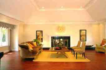 Beautiful Bedroom w/ Towering Ceilings in Large Shared House w/ Pool 2