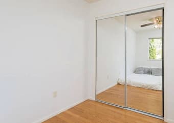 Nice Corner Room w/ Full Mirror Closet Available @ The Facebook House 1