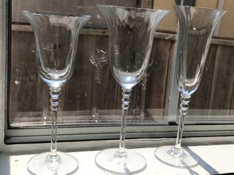 30 pcs matching crystal red, white and champagne glasses 1