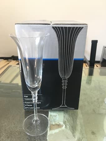 30 pcs matching crystal red, white and champagne glasses 3