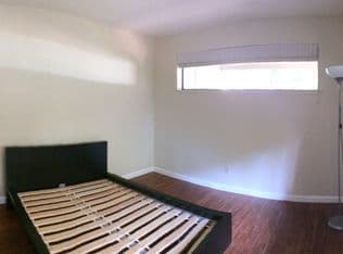 Bedroom Available in a 4-BD/3 BATH large home in Menlo Park 1