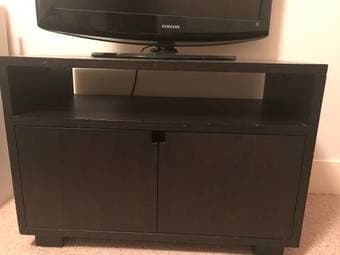 32-in Samsung HDTV + DVD player 3