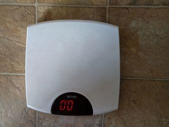 Bathroom Weigh scale 2