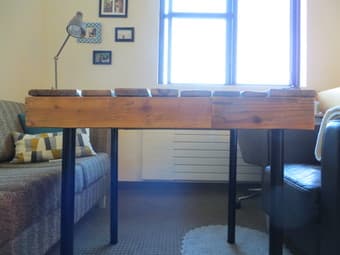 Pallet Table with Black Legs 3
