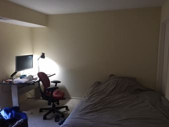 Room in dog friendly apt, pool, hot tub 10 min bike from Stanford 2