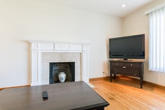 AMAZING ROOMMATES - great for those new to the area! 1