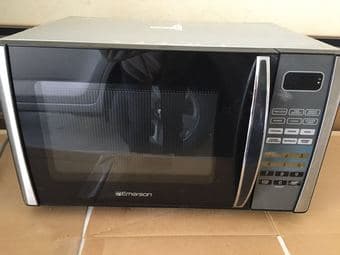 emerson microwave oven 900 watts 1