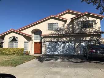 Large home, clean and arespectful roommates. 1