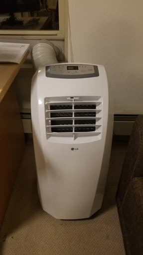 LG Portable air conditioner 1