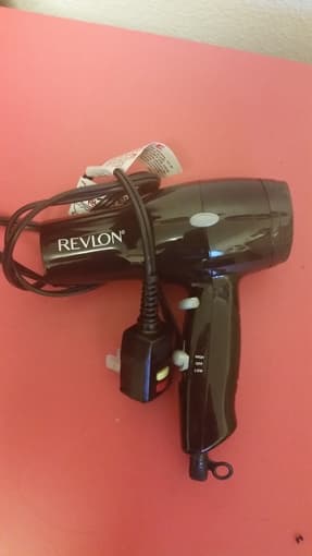 Selling straightener and hair dryer 2