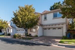 Room available in amazing home -- looking for a new roommate 3