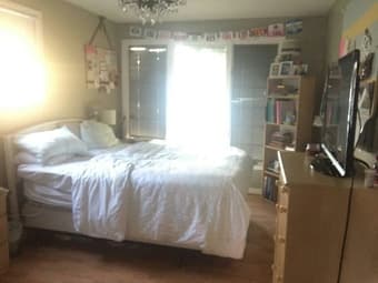 Master Bedroom and Private Bath within biking distance to Stanford! 1
