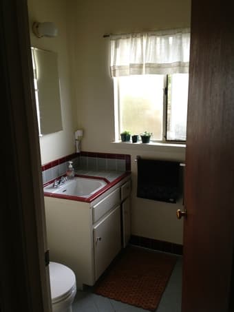 Private room available in Palo Alto Dec 11-31st 2