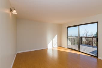 Room available in amazing home -- looking for a new roommate 2