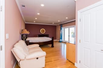 Finding housing sucks - come join our fam - 1,090 2