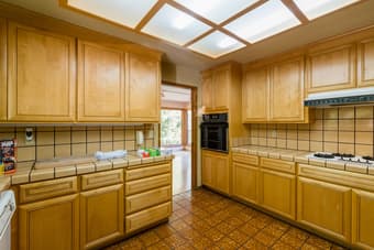 Big room and amazing roommates--come meet us! 2