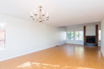 Room available in amazing home -- looking for a new roommate 1