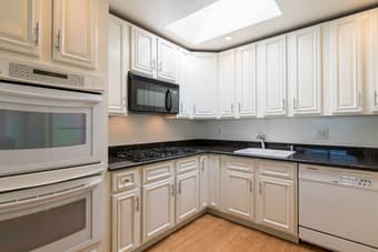 Come live with us in South San Francisco! 3