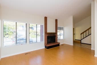 Room available in amazing home -- looking for a new roommate 2