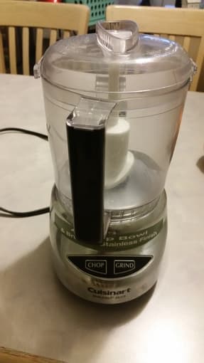 Selling 4 cup food processor 1